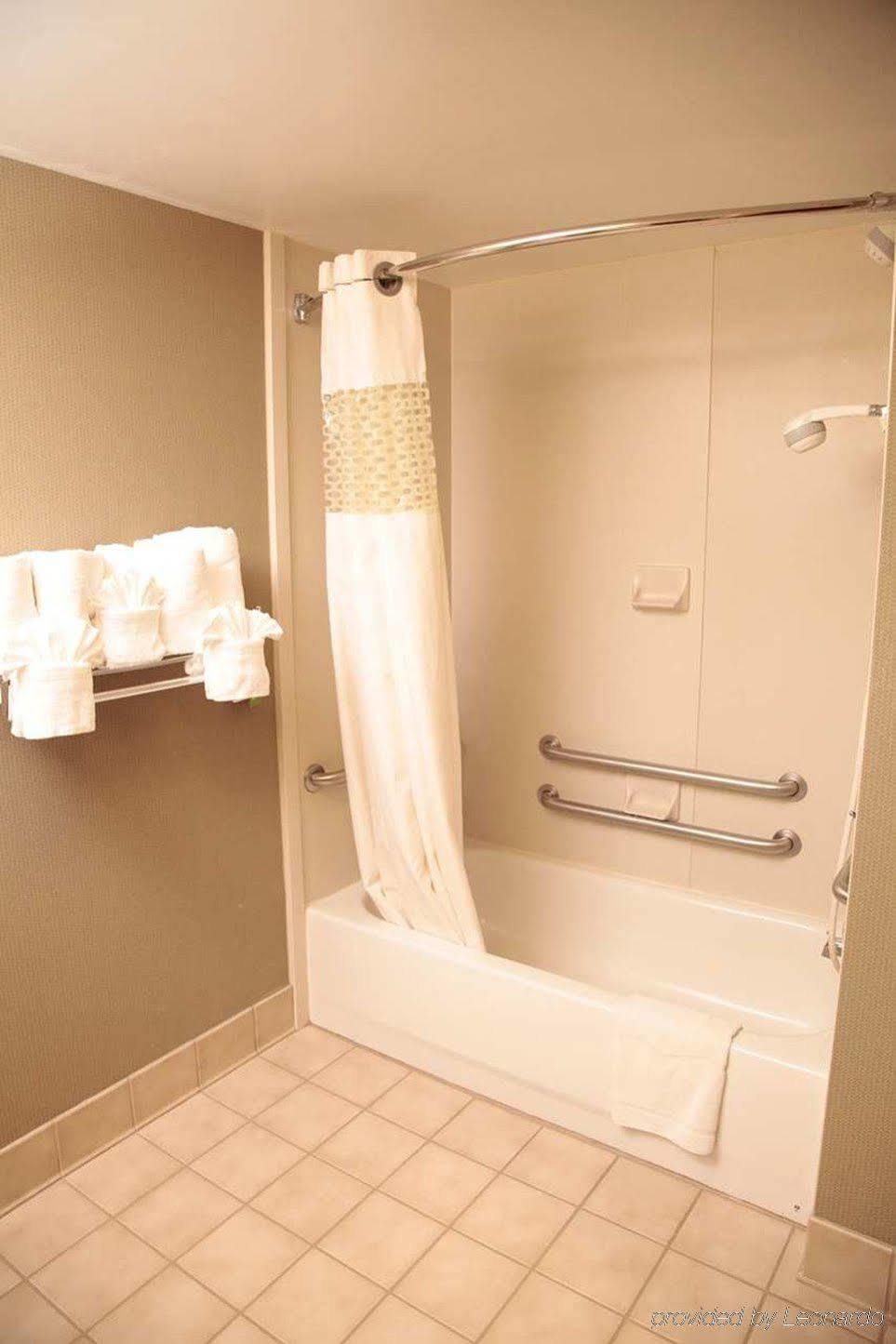 Hampton & Dallas Dfw Airport North Hotel 3*