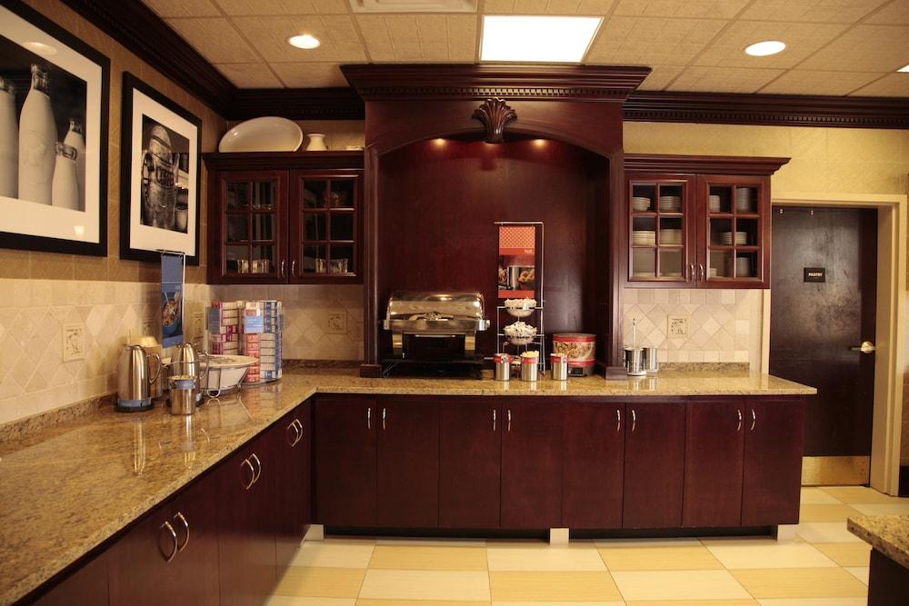 Hotel Hampton & Dallas Dfw Airport North 3*