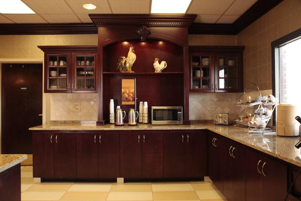 Hotel Hampton & Dallas Dfw Airport North 3*